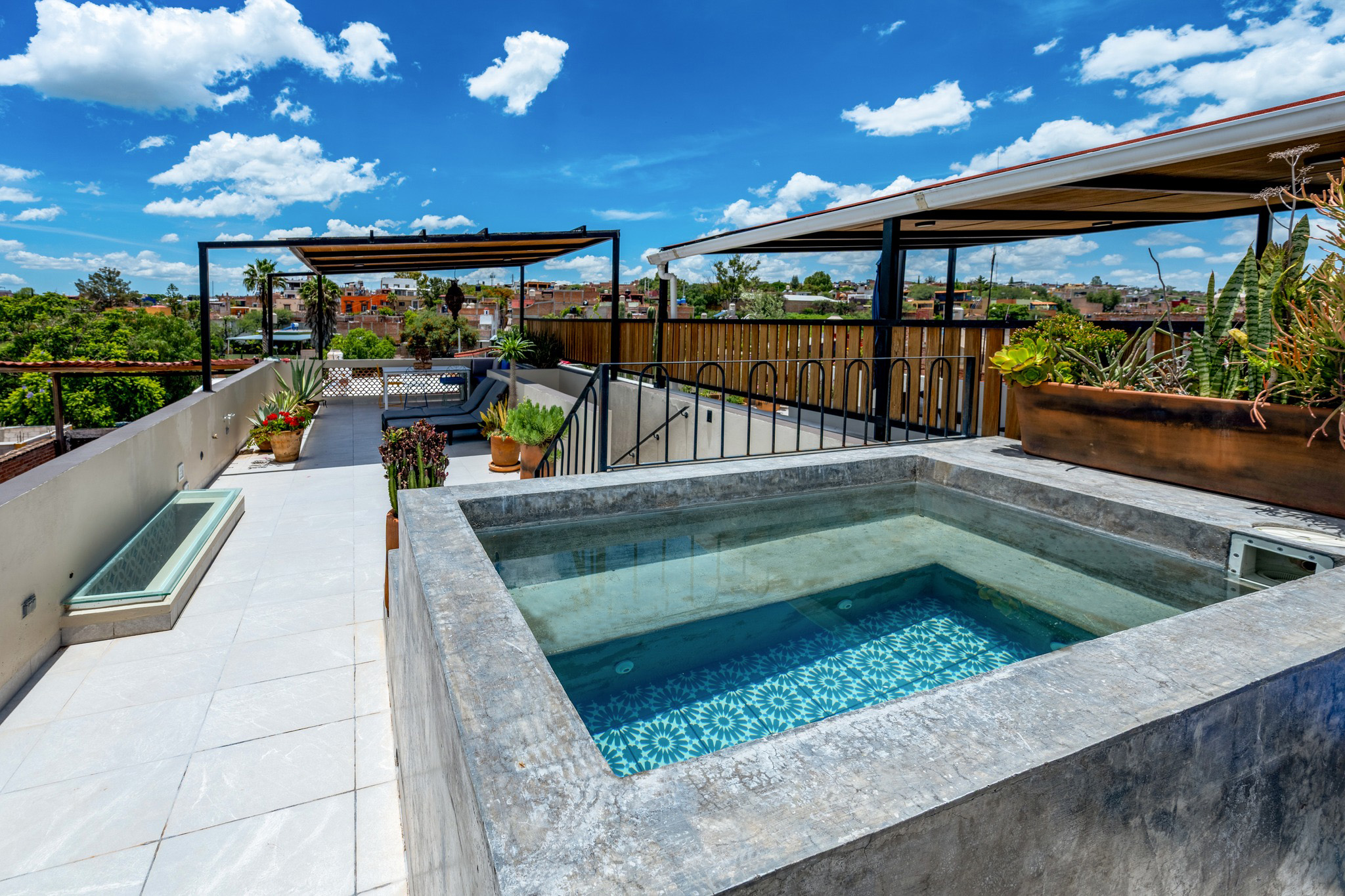 Beautiful heated plunge pool for cold nights or hot summer days